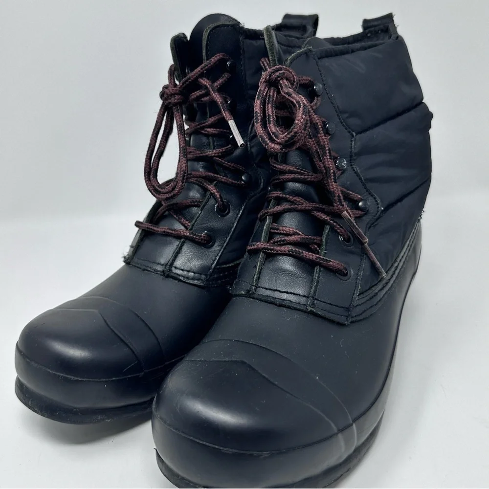 Women’s Hunter Black Lace-Up Boots size 8